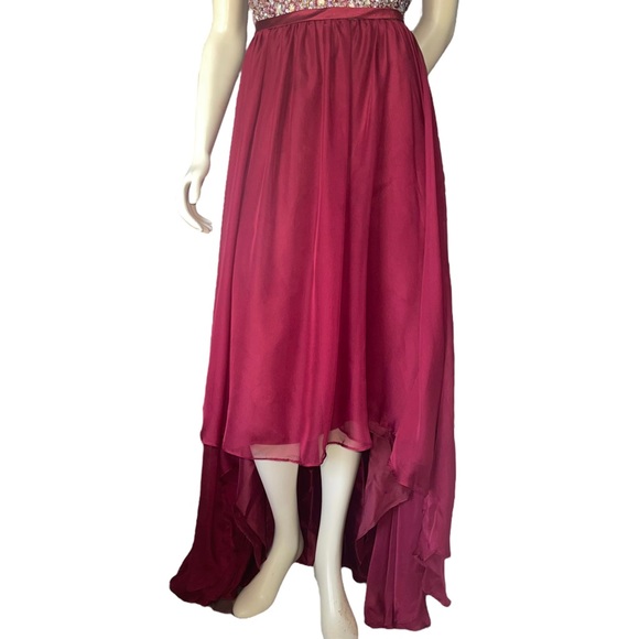 Cinderella Divine Burgundy Hi-Low Prom Dress 16 Beaded Sequins Formal Gown
✨ - Picture 6 of 17